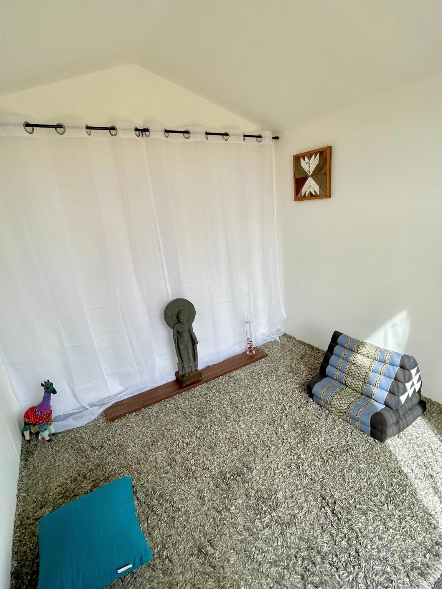 Twin Palms Desert Getaway - Jacuzzi, Fire Pit, Meditation Room & More Joshua Tree Esterno foto